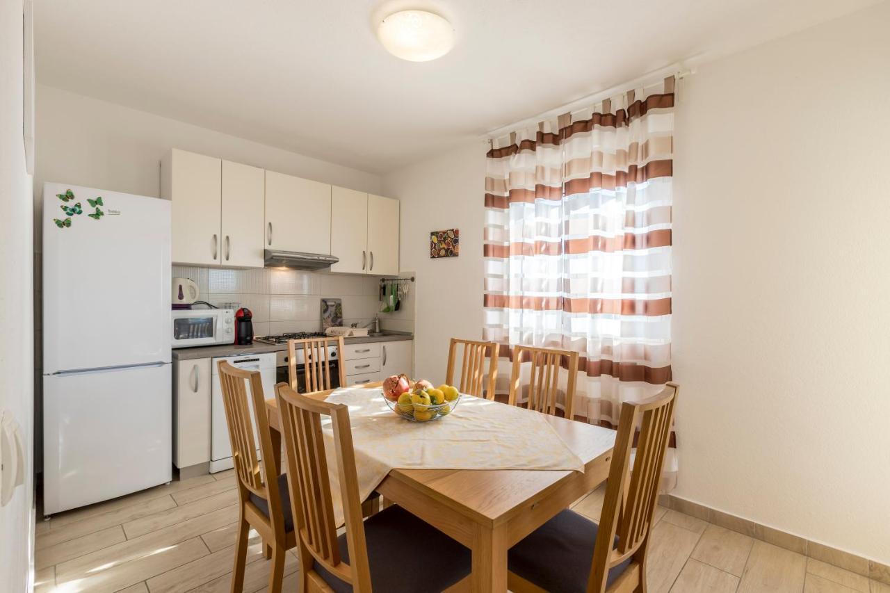 Apart Sa Terasom 250M Od Plaze,Parking,Wi Fi,Rostilj Trogir Ngoại thất bức ảnh