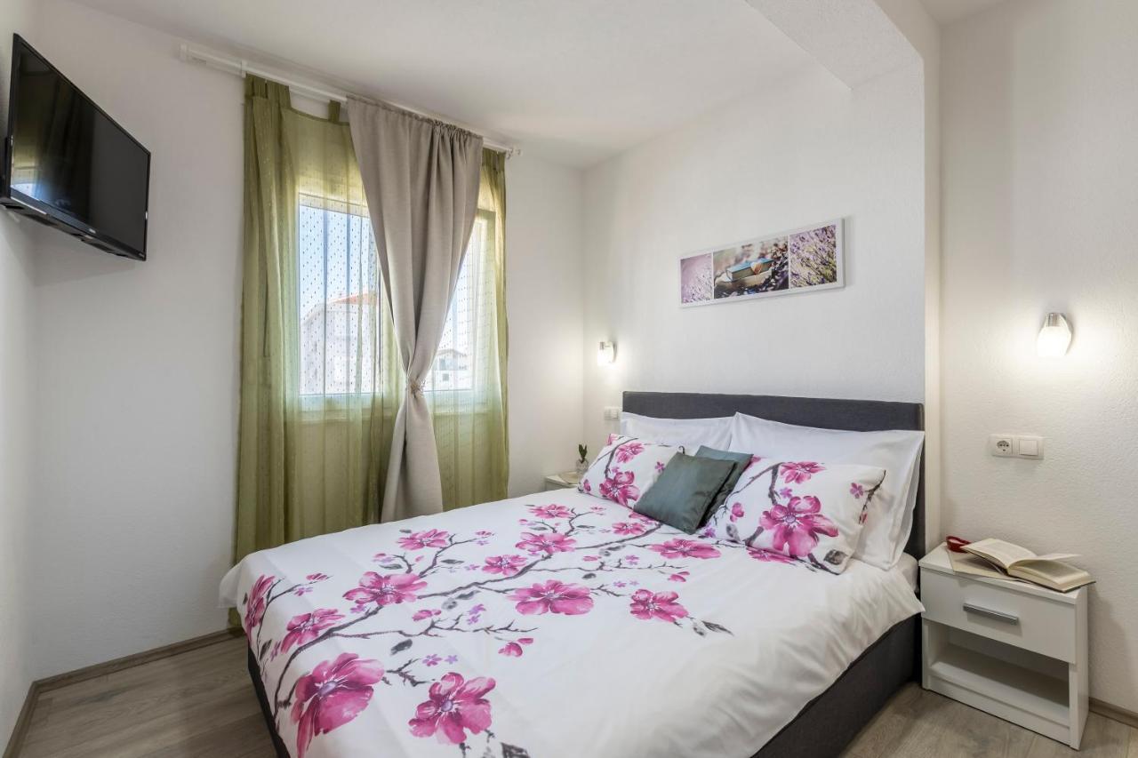 Apart Sa Terasom 250M Od Plaze,Parking,Wi Fi,Rostilj Trogir Ngoại thất bức ảnh