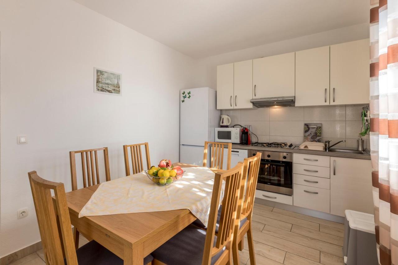 Apart Sa Terasom 250M Od Plaze,Parking,Wi Fi,Rostilj Trogir Ngoại thất bức ảnh