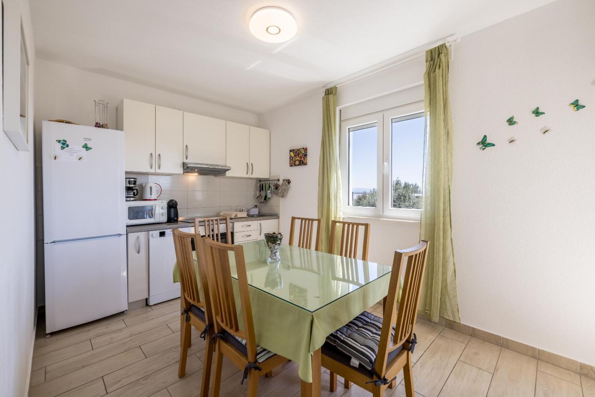 Apart Sa Terasom 250M Od Plaze,Parking,Wi Fi,Rostilj Trogir Ngoại thất bức ảnh