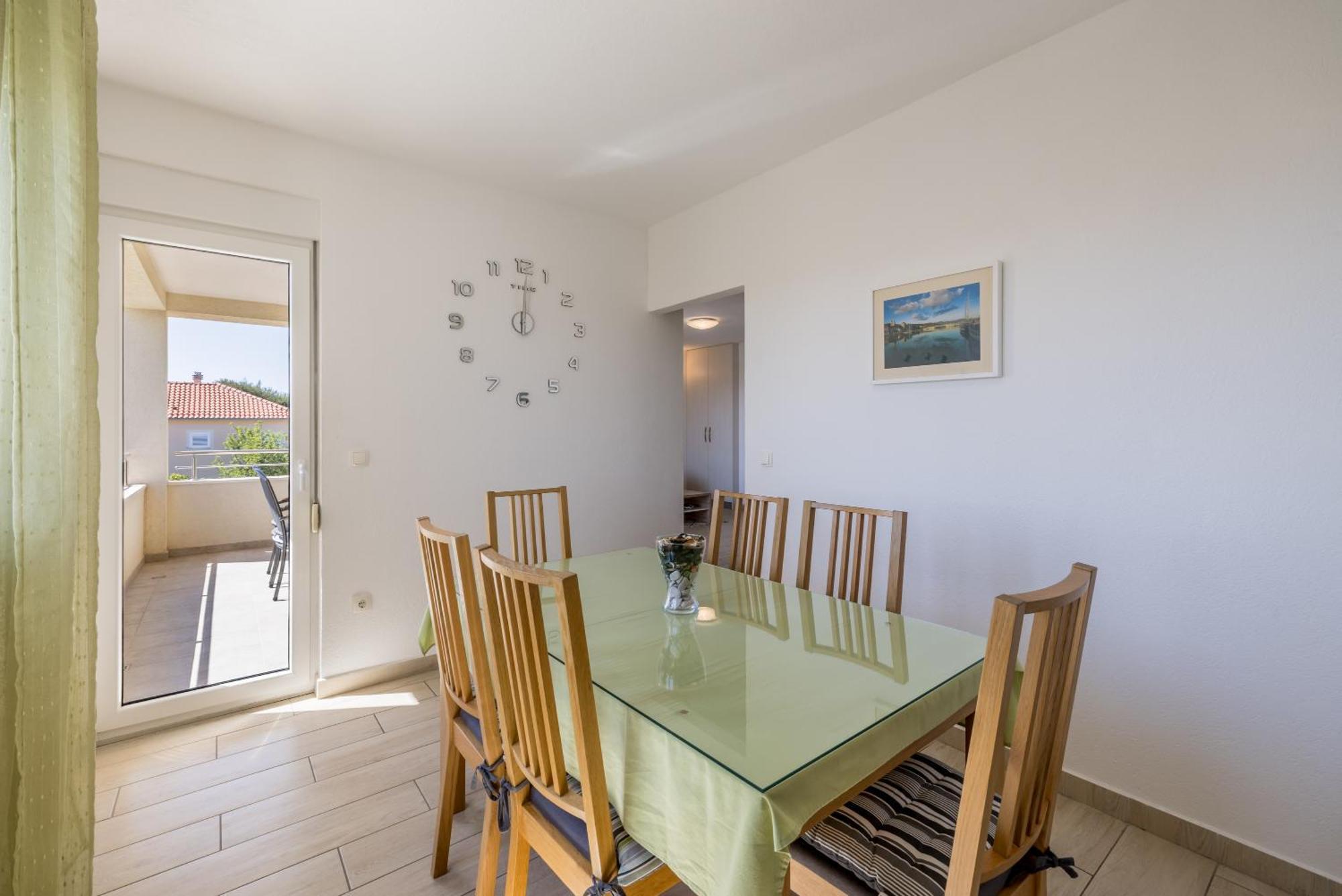 Apart Sa Terasom 250M Od Plaze,Parking,Wi Fi,Rostilj Trogir Ngoại thất bức ảnh