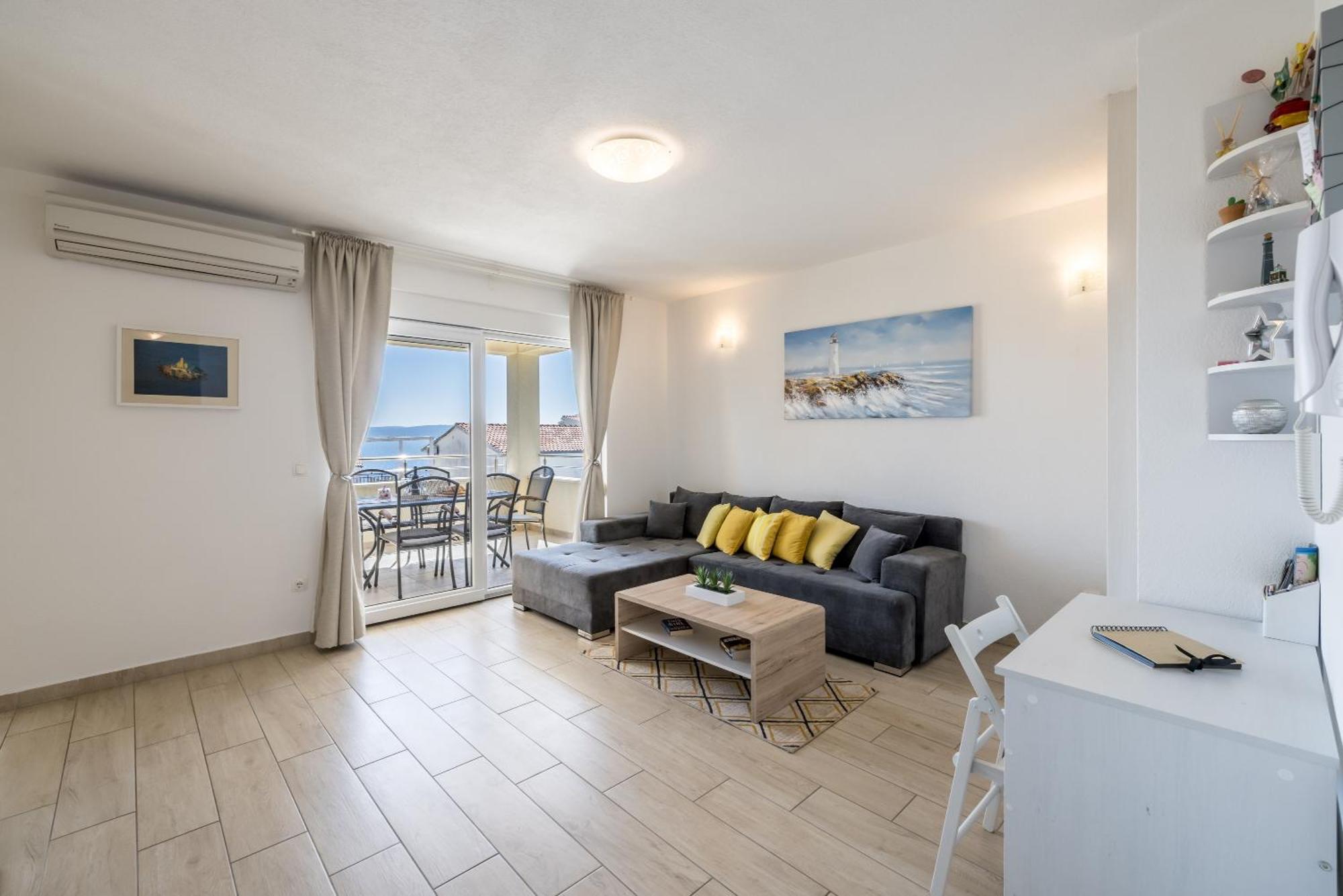 Apart Sa Terasom 250M Od Plaze,Parking,Wi Fi,Rostilj Trogir Ngoại thất bức ảnh