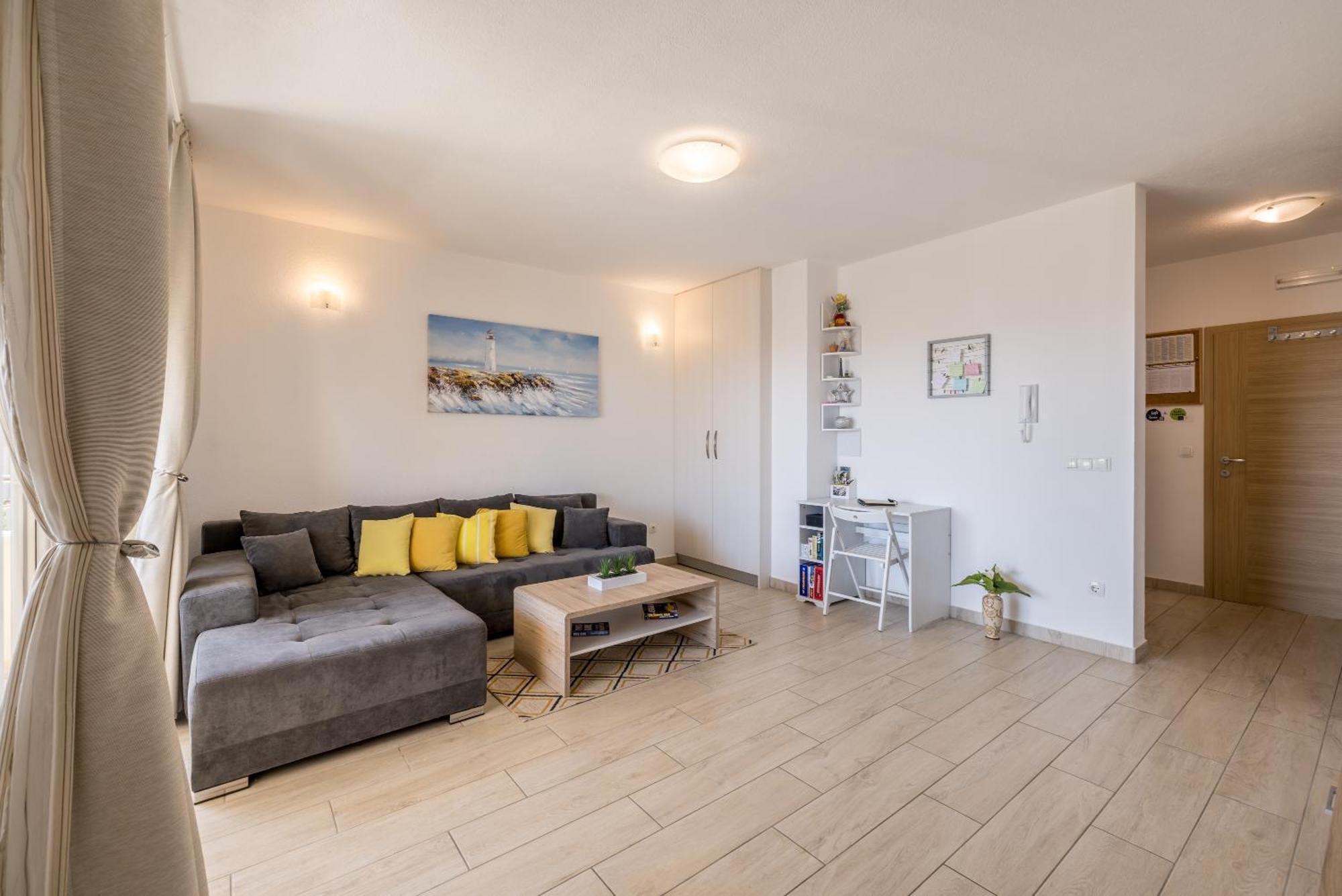 Apart Sa Terasom 250M Od Plaze,Parking,Wi Fi,Rostilj Trogir Ngoại thất bức ảnh