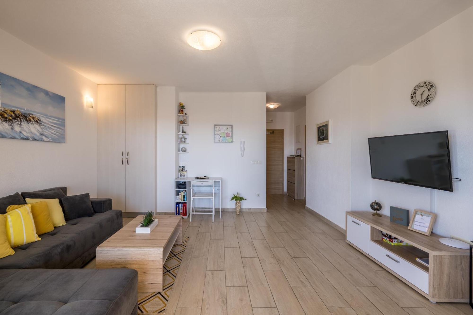 Apart Sa Terasom 250M Od Plaze,Parking,Wi Fi,Rostilj Trogir Ngoại thất bức ảnh