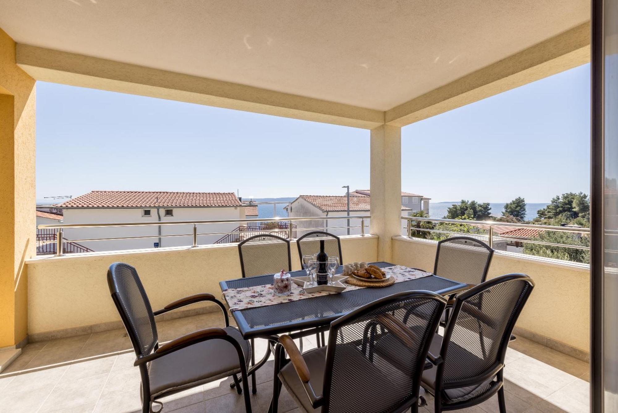 Apart Sa Terasom 250M Od Plaze,Parking,Wi Fi,Rostilj Trogir Ngoại thất bức ảnh