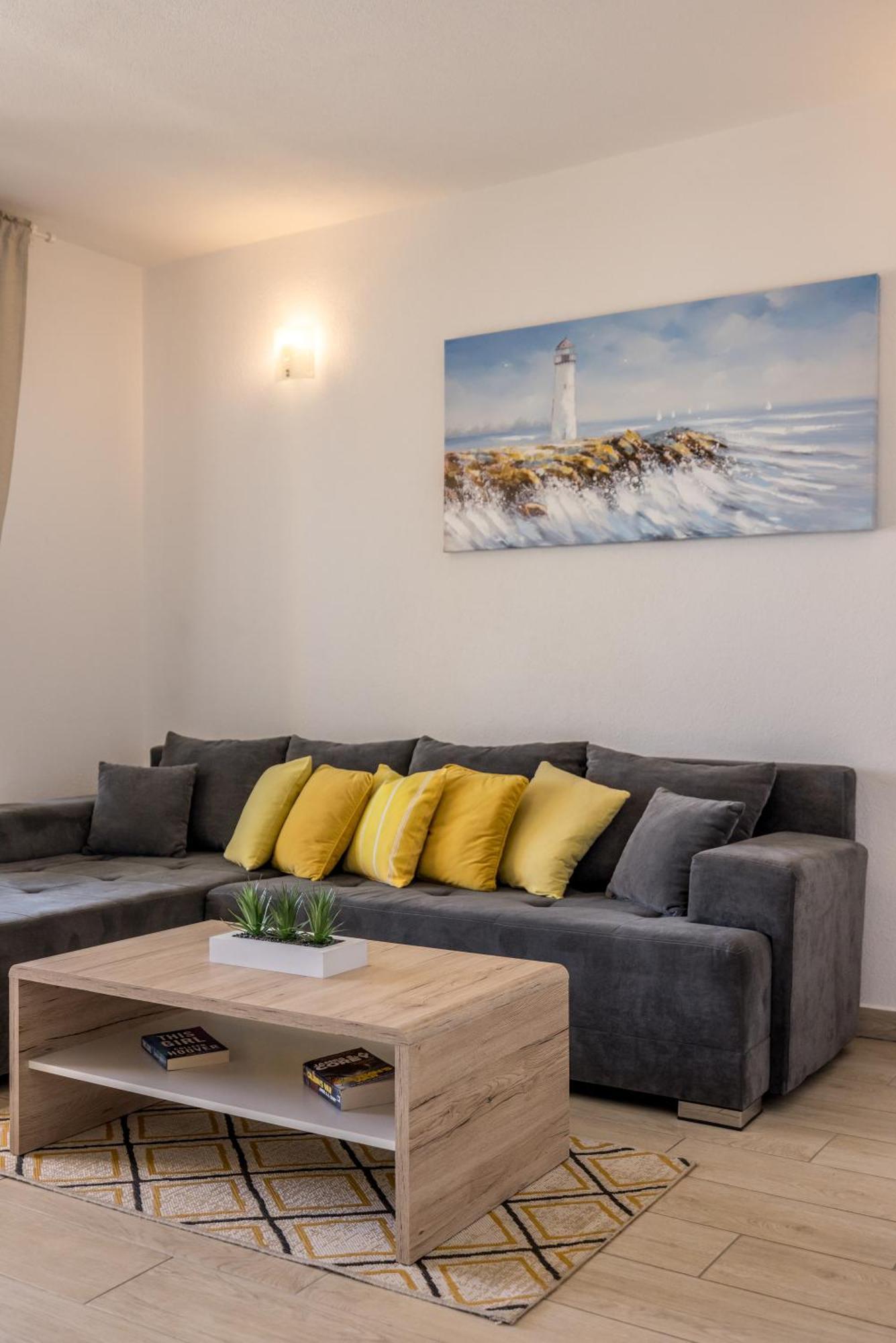 Apart Sa Terasom 250M Od Plaze,Parking,Wi Fi,Rostilj Trogir Ngoại thất bức ảnh